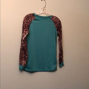 Sheer sleeved blouse 👚